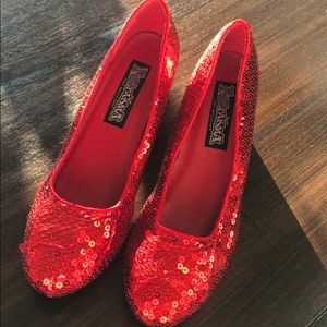 NWOT Dorothy’s Ruby Red Slippers (Wizard of Oz)